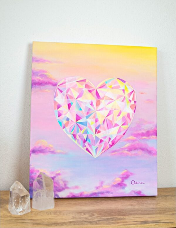 Spirituelle Kunst: Acrylbild auf Leinwand, Herzkristall vor Wolkenhimmel in lila, rosa, gelb Farben