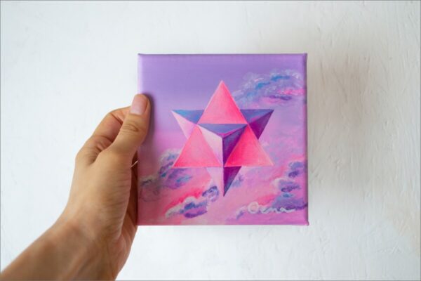 Spirituelle Kunst: Acrylbild auf Leinwand, heilige Geometrie, pink-lila Merkaba vor pink-lilafarbenem Wolkenhimmel Hintergrund