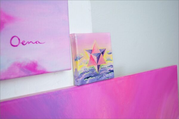 Spirituelle Kunst: Acrylbild auf Leinwand, heilige Geometrie, pink-violette Merkaba vor pink-violettem Wolkenhimmel Hintergrund
