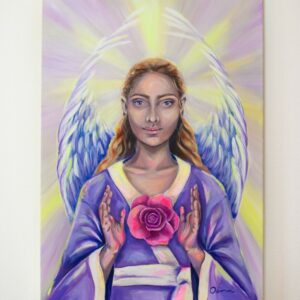Spirituelle Kunst: Acrylbild auf Leinwand, weiblicher Engel im lila Gewand mit Rosenblüte in den Händen vor gelb-lila Hintergrund mit Strahlen